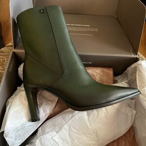 Elegant Green Ankle Boots